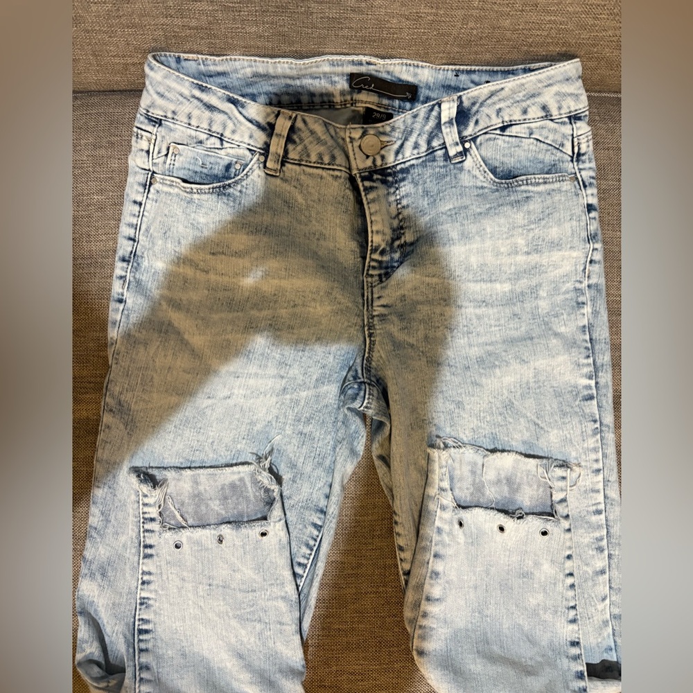 Cred ny Light Blue Distressed Jeans